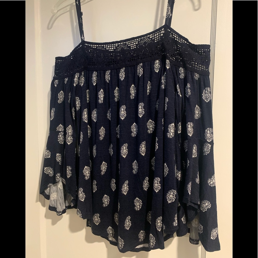 Navy detailed top